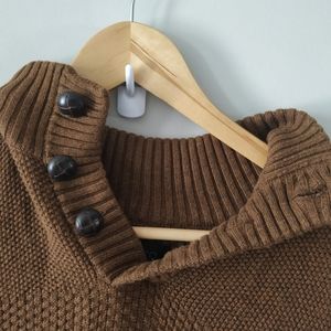 🤍Knit sweater with button detail